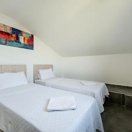 Atli Apartment *